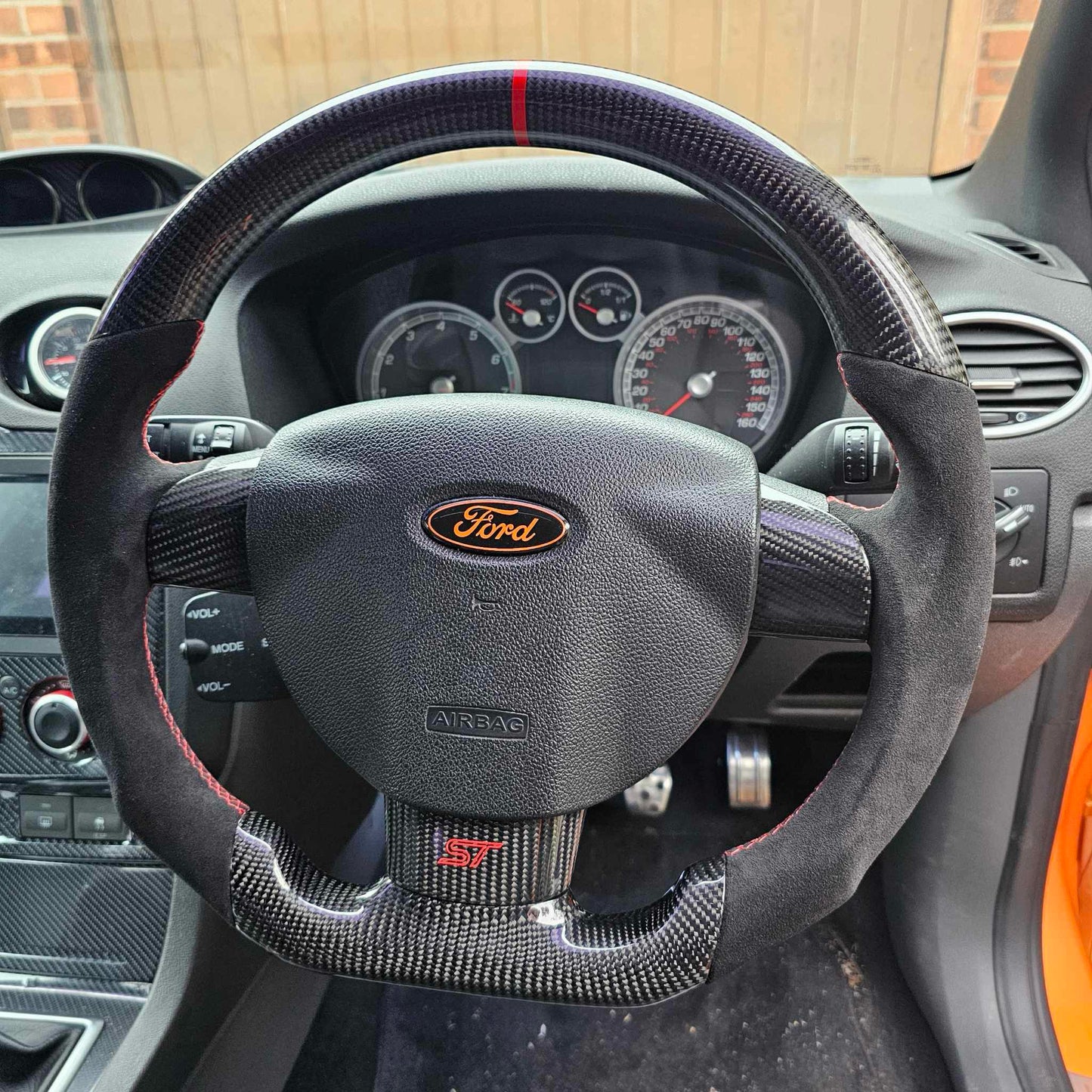 FORD FOCUS MK2 GENUINE CARBON FIBRE CUSTOM STEERING WHEEL